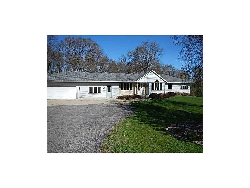 2070 Sky View Dr, Marion, IA 52302 - photo 1