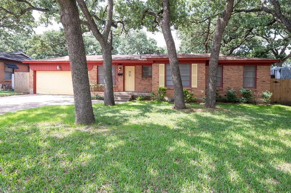 341 Bedford Ct E, Bedford, TX 76022 - photo 1