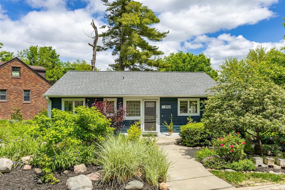 2740 Forest Drive, Des Moines, IA