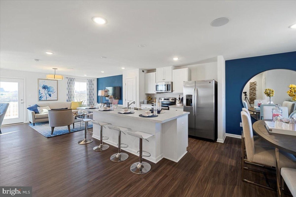 137 Perdiz Rd, Hedgesville, WV 25427 - photo 1