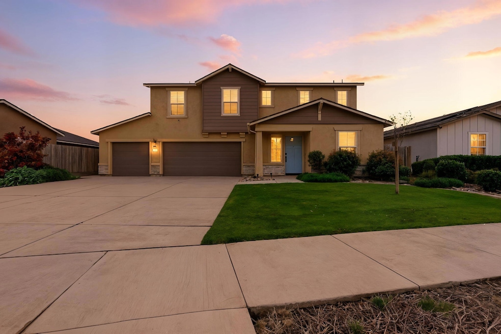 3317 N Clay St, Visalia, CA 93291 - photo 1