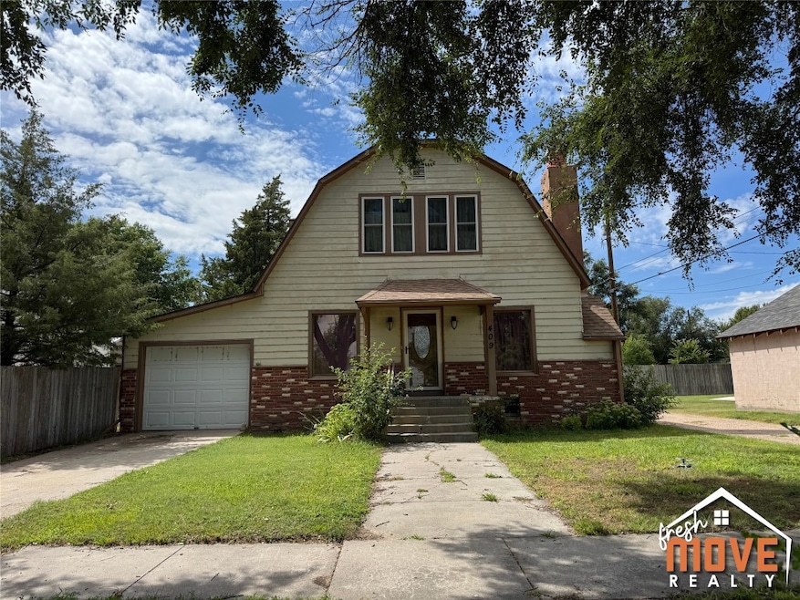 409 3rd St, Tribune, KS 67879 - photo 1