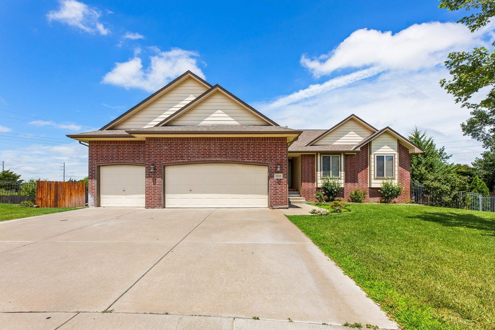 3215 S Blue Lake Ct, Wichita, KS 67215 - photo 1