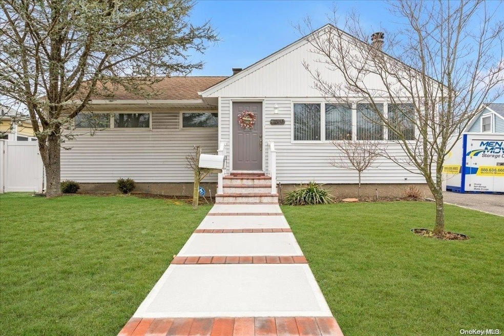 1663 Meadowbrook Rd, Merrick, NY 11566 - photo 1