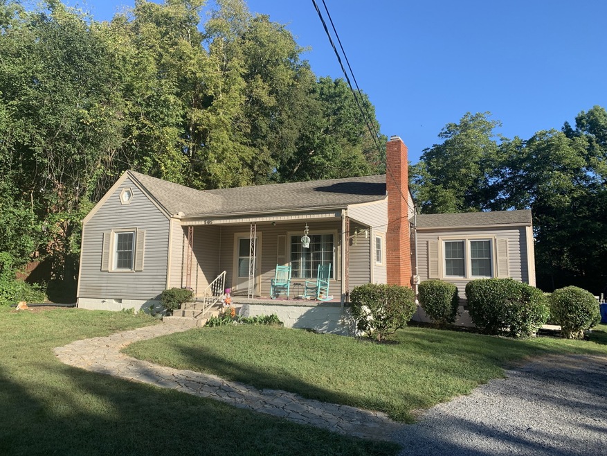 305 Hickory Dr, Shelbyville, TN 37160 - photo 1