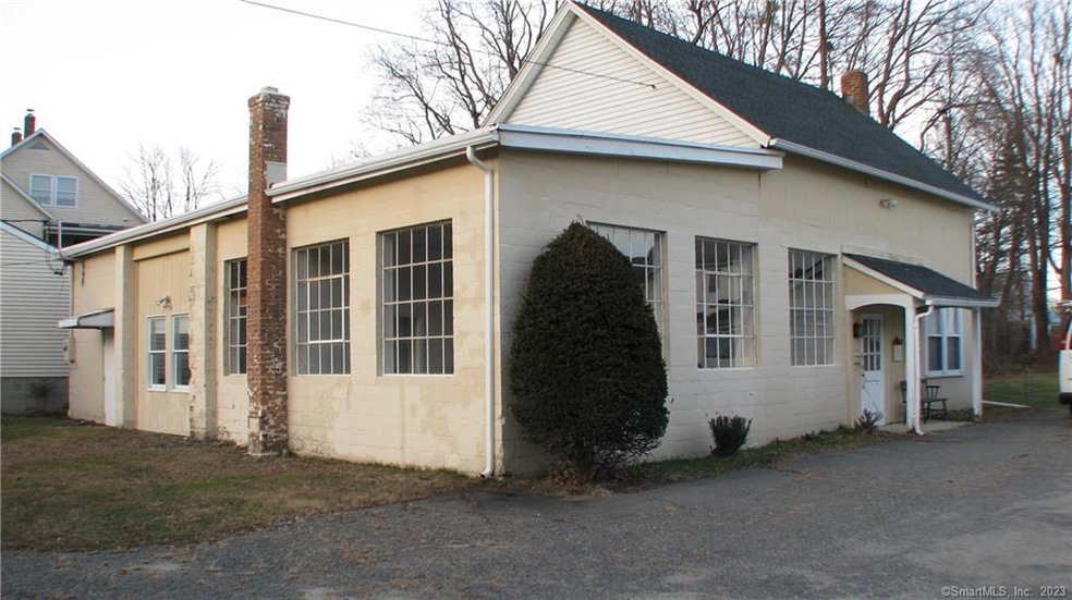 388 Litchfield St unit REAR, Torrington, CT 06790 - photo 1