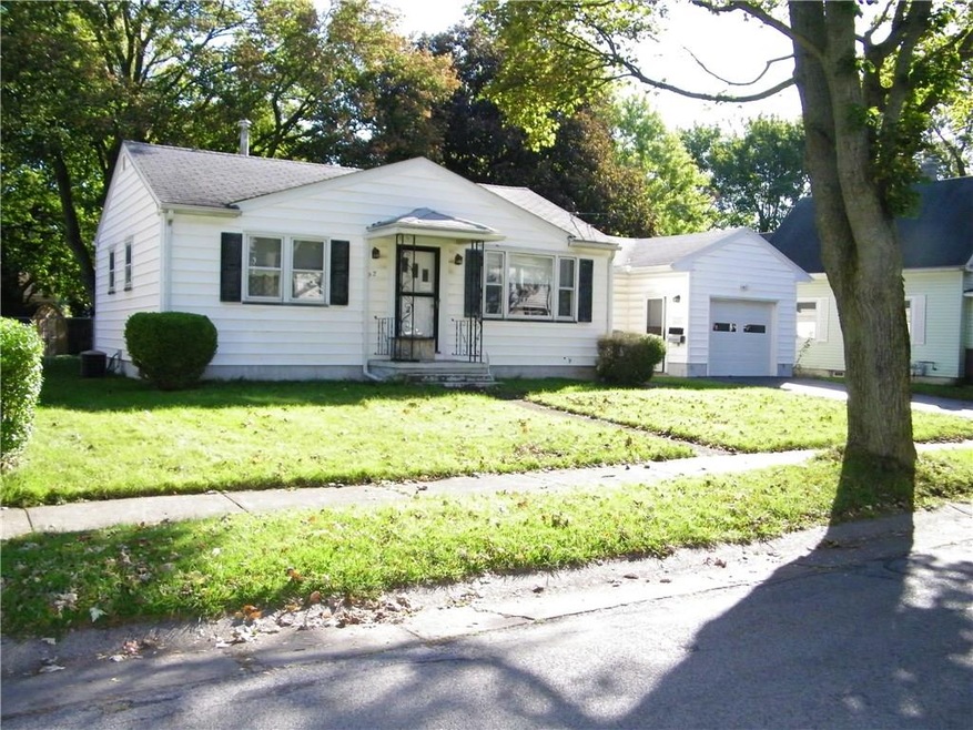 Nice Ranch on a double lot, in a quiet neighborhoo