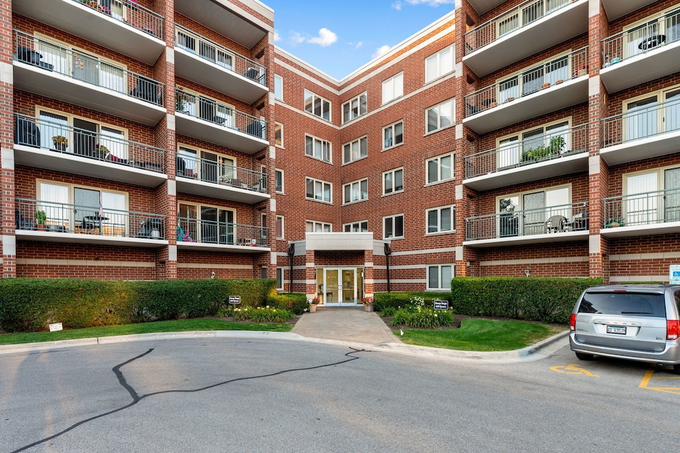 Glen Lake Condominiums unit 201, Chicago, IL 60634 - photo 1