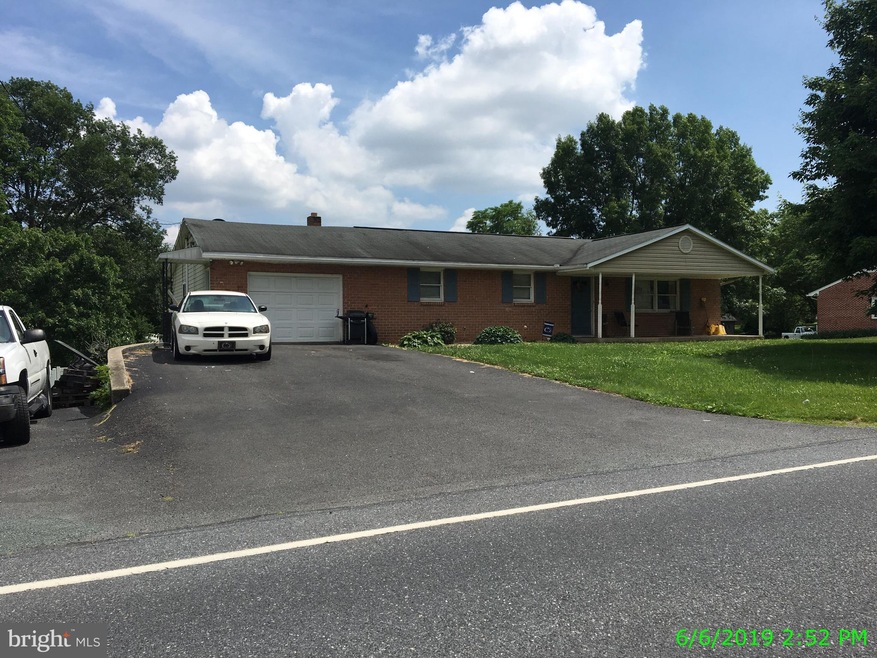 1154 East Ave, Waynesboro, PA 17268 - photo 1