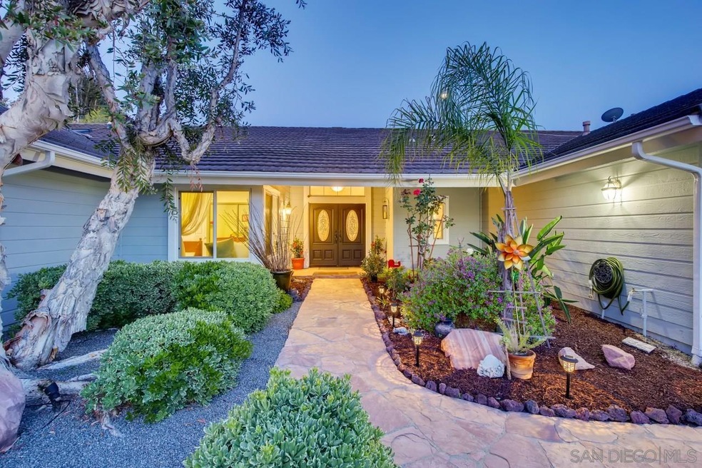 1055 Olive Crest Dr, Encinitas, CA 92024 - photo 1