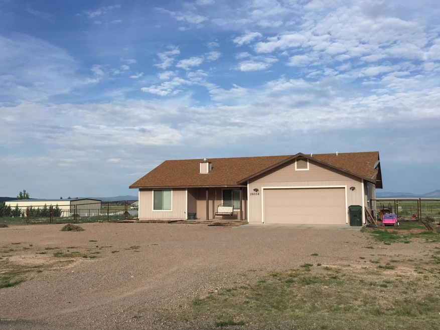 26058 N Cabernet Ln, Paulden, AZ 86334 - photo 1