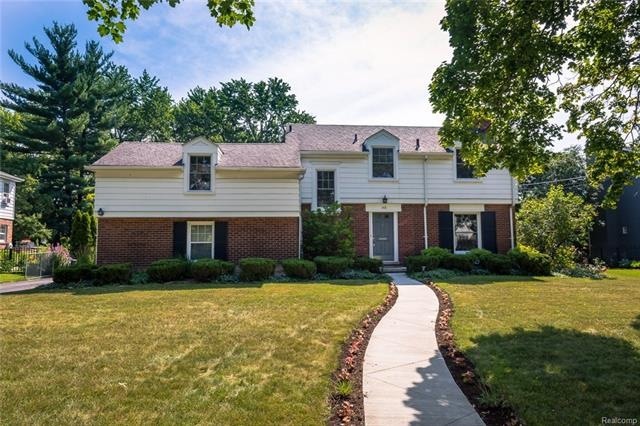 Welcome to 148 N. Glengarry!