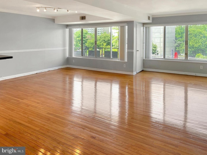 The Pavilion on the Park unit 305, Alexandria, VA 22304 - photo 1