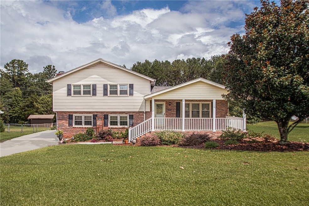 107 Crestwood Dr, Liberty, SC 29657 - photo 1