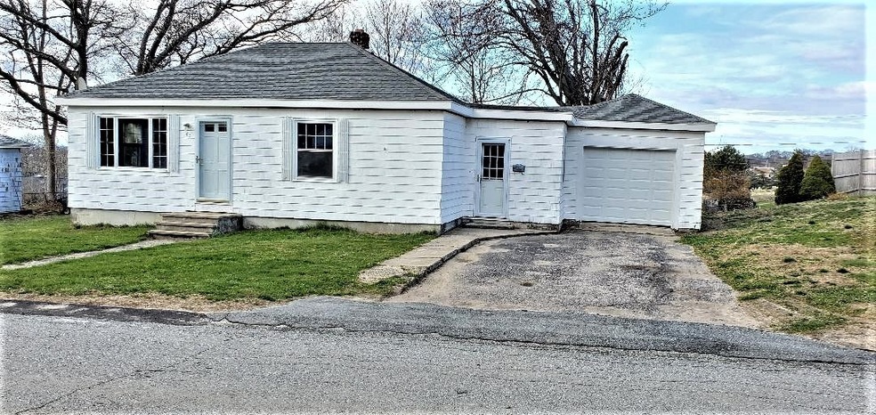 40 Pocasset Ave, Tiverton, RI 02878 - photo 1