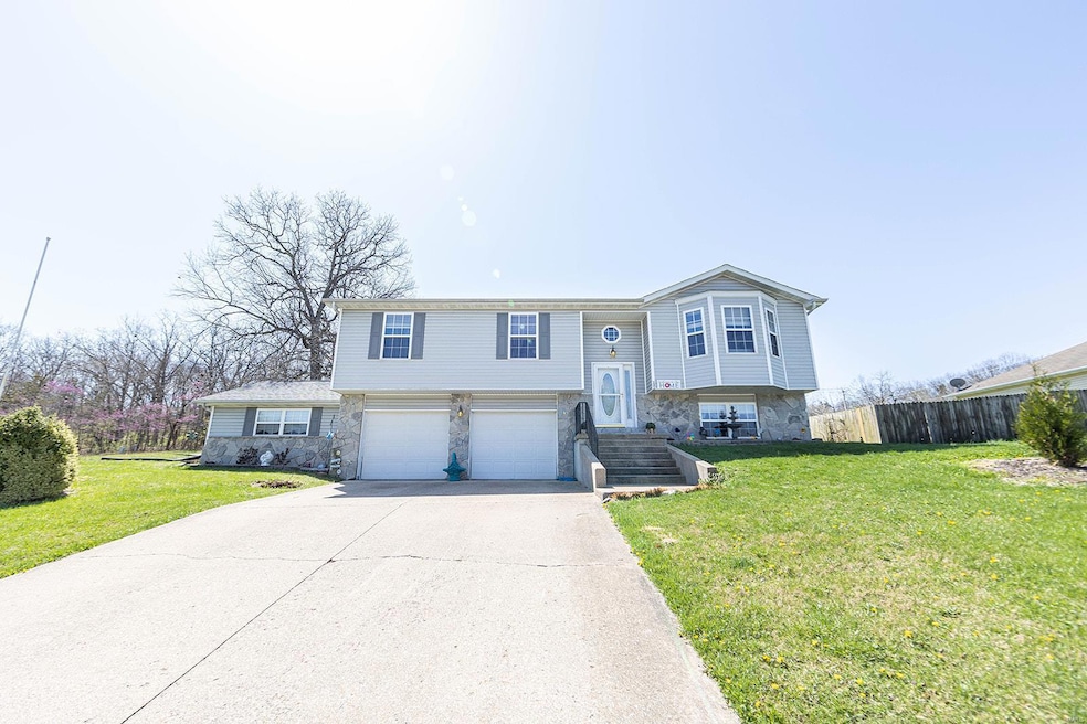 131 Fairburn Dr, Rolla, MO 65401 - photo 1