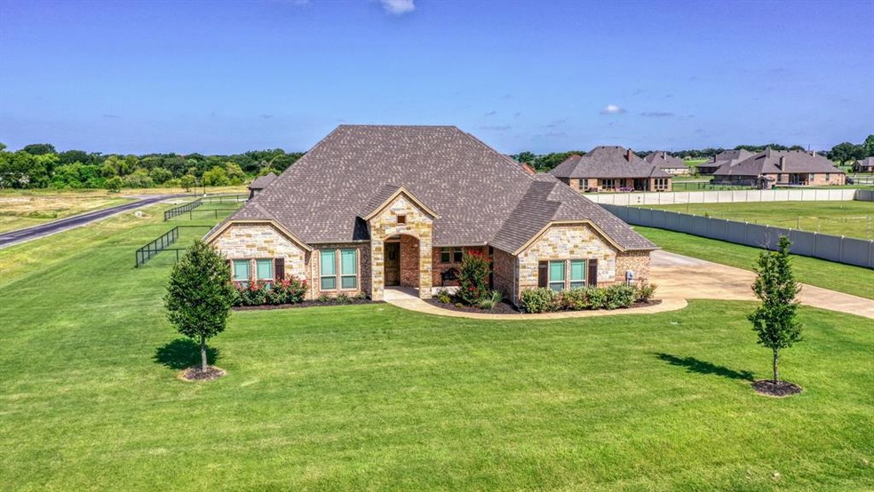 301 Steppes Ct, Weatherford, TX 76087 - photo 1