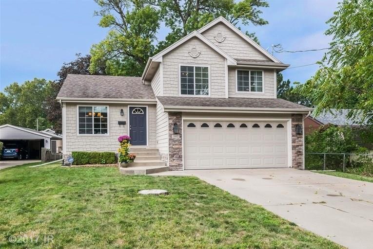 2612 45th St, Des Moines, IA 50310 - photo 1