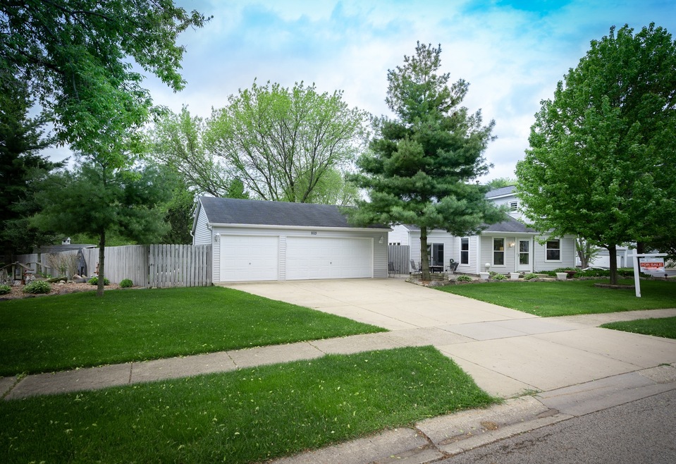 1103 Compton Ave, Algonquin, IL 60102 - photo 1