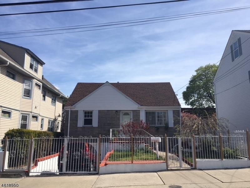 16 Thomas St unit 18, Paterson, NJ 07503 - photo 1