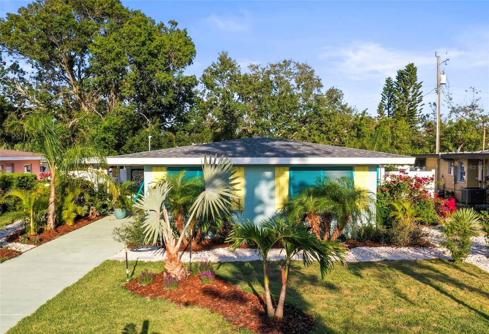 2479 tradewinds Dr Dunedin - You will love this home
