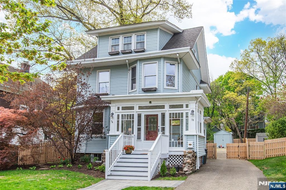 Sold $999,999 • Co-Listing Agent