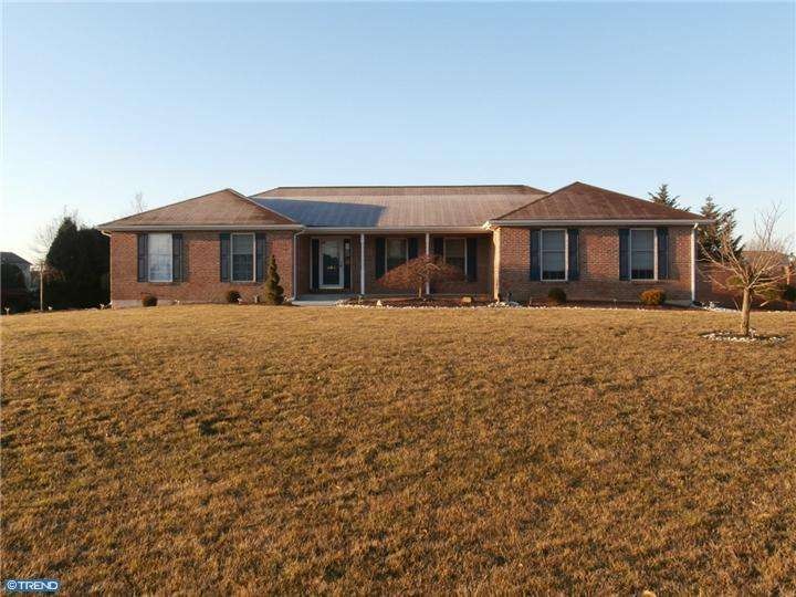 105 Rice Dr, Bear, DE 19701 - photo 1