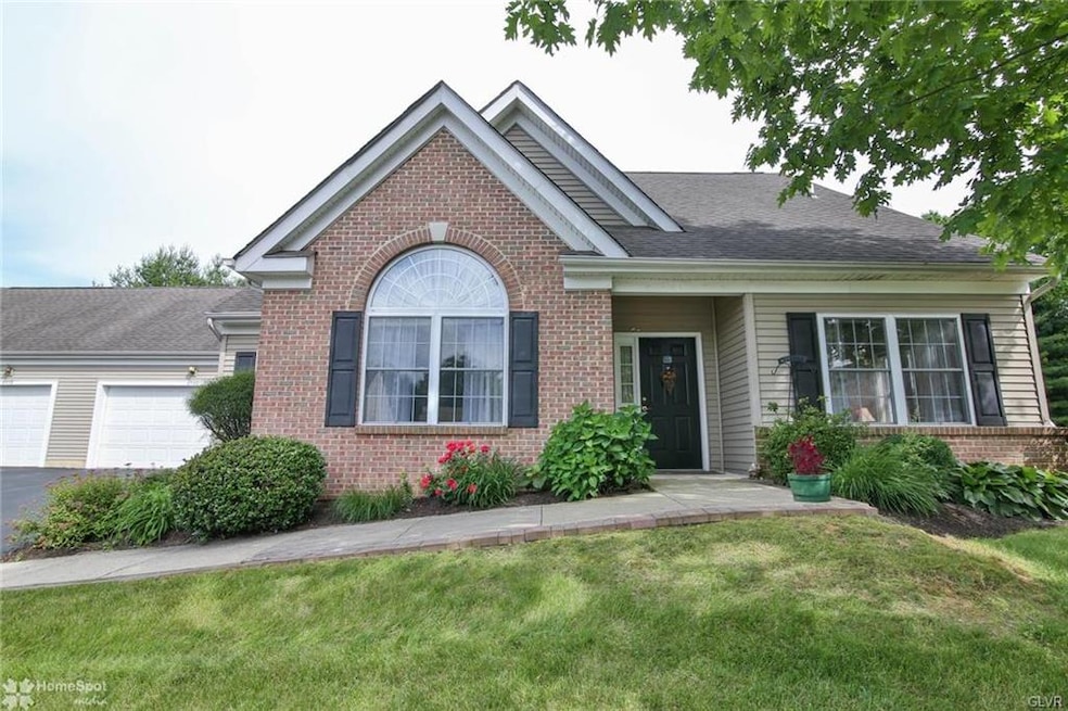 4940 Steeplechase Dr unit 33B, Macungie, PA 18062 - photo 1