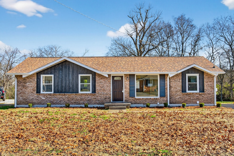 267 Southburn Dr, Hendersonville, TN 37075 - photo 1