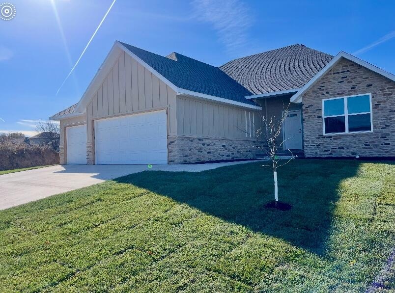 1371 N Lyon Ave, Republic, MO 65738 - photo 1