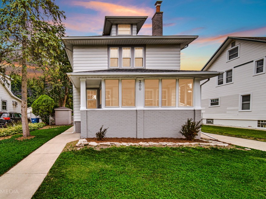 300 N Myrtle Ave, Elmhurst, IL 60126 - photo 1