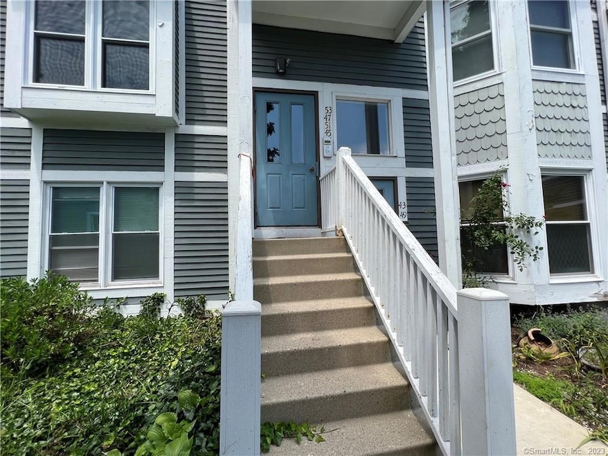 THIRD FLOOR UNIT AT RIVERPLACE