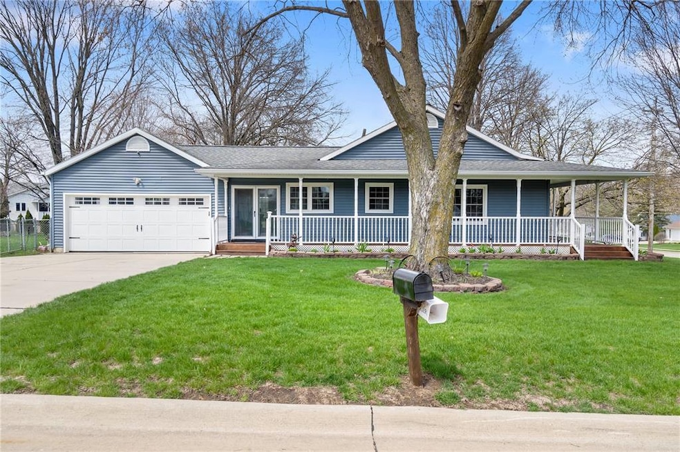 2835 Rownd St, Cedar Falls, IA 50613 - photo 1