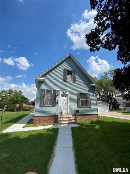 2131 Hickory Grove Rd, Davenport, IA 52804 - photo 1