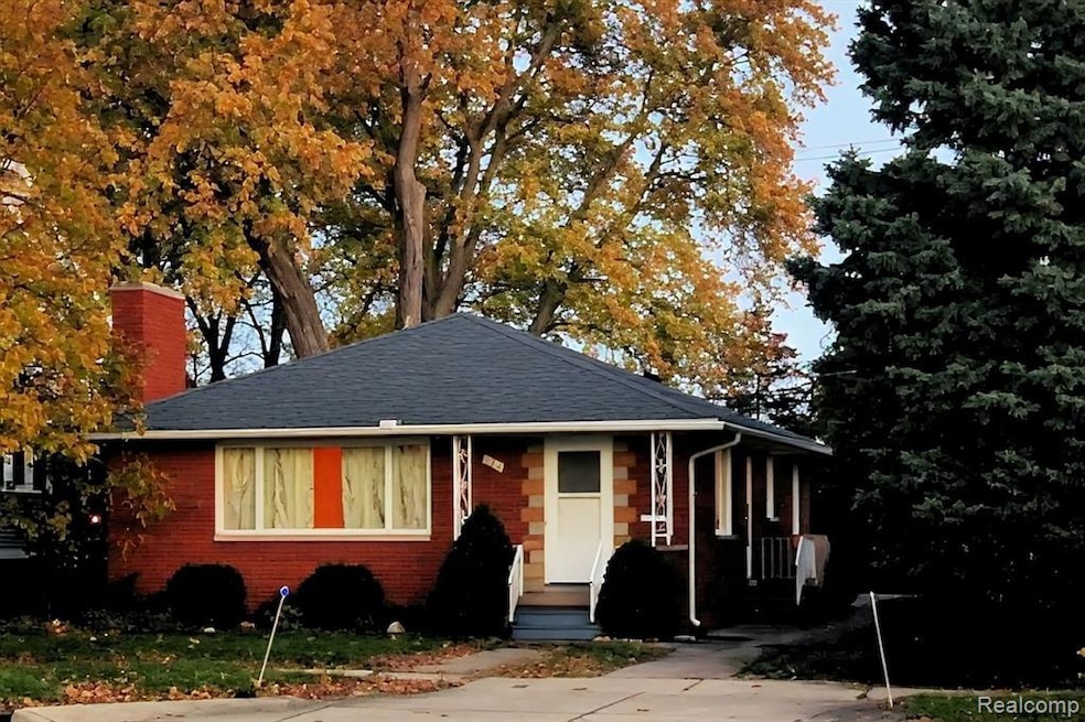 734 N Monroe St, Monroe, MI 48162 - photo 1