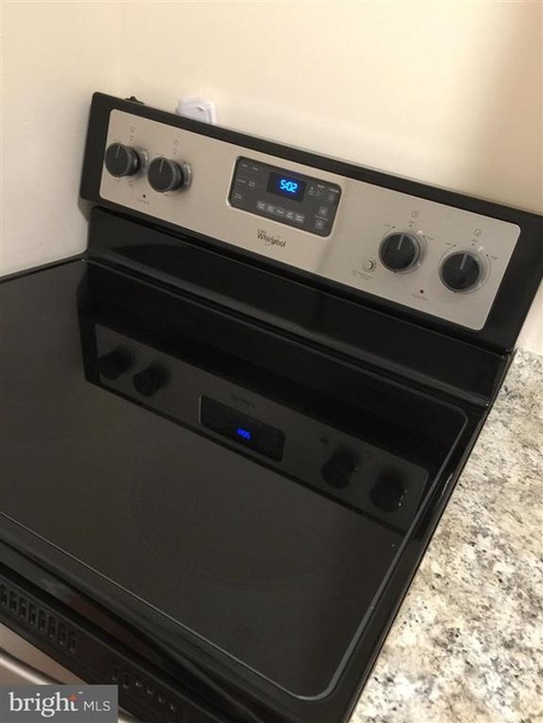 7497 Prince Charles Ct unit 8, Manassas, VA 20111 - photo 1