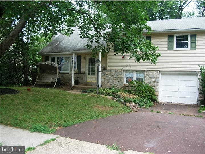 209 Central Dr, Lansdale, PA 19446 - photo 1