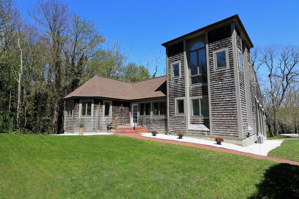 26 Bayes Hill Rd, Oak Bluffs, MA 02568 - photo 1