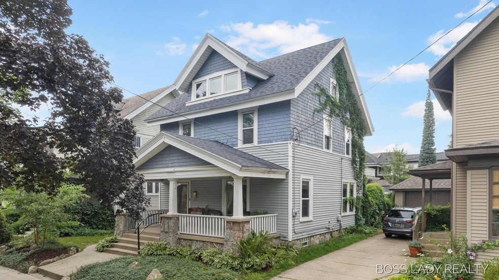 13-web-or-mls-607 Fairview Ave NE Grand