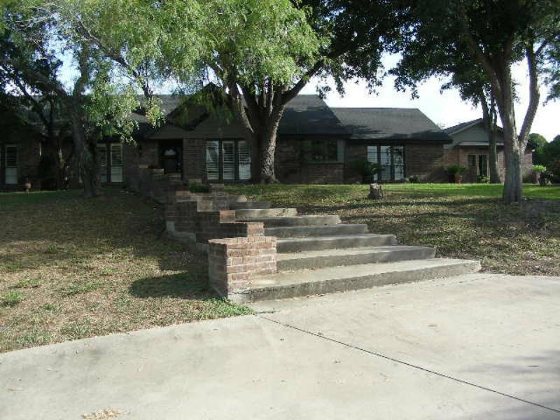 4069 Emil St, Robstown, TX 78380 - photo 1