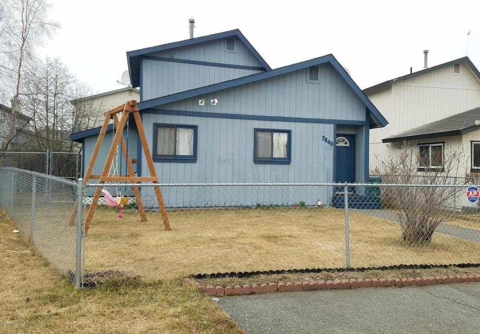 Front exterior & yard