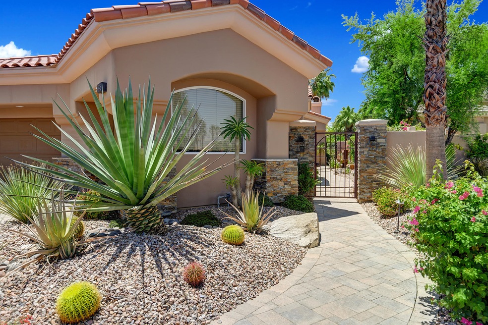 FRONT OF HOME TIGHT.jpg mls