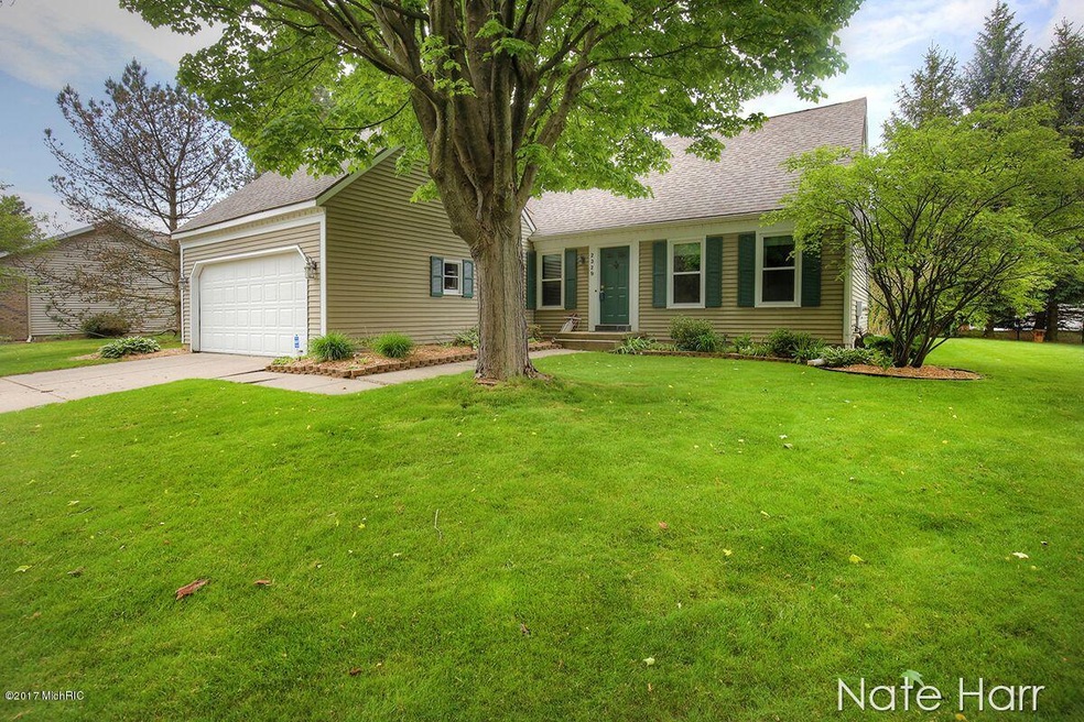 2329 Meadowglen Dr NE, Grand Rapids, MI 49505 - photo 1
