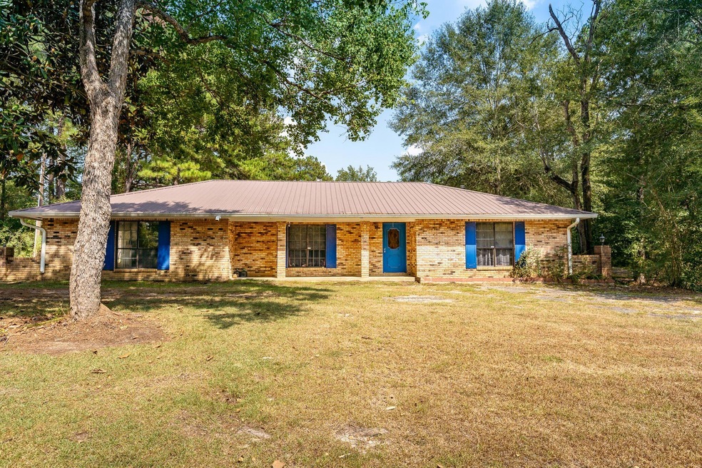 1 Exterior (1 of 4)