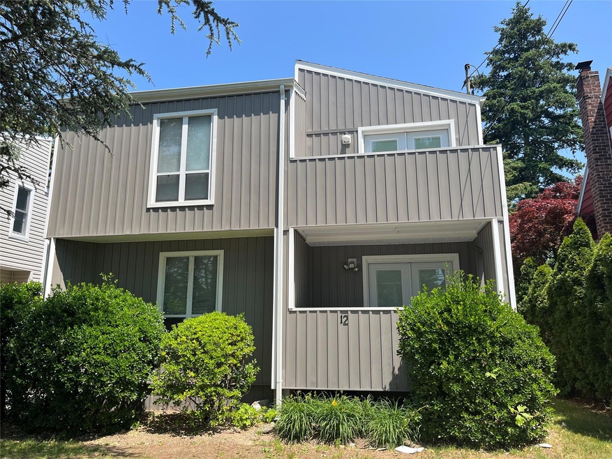 12 Dunwood Rd unit A, Port Washington, NY 11050 - photo 1