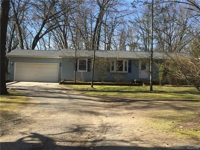 Welcome Home! Mature treed lot!
