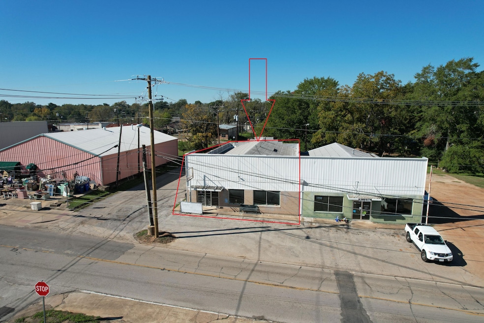 201 N 4th St, Crockett, TX 75835 - photo 1