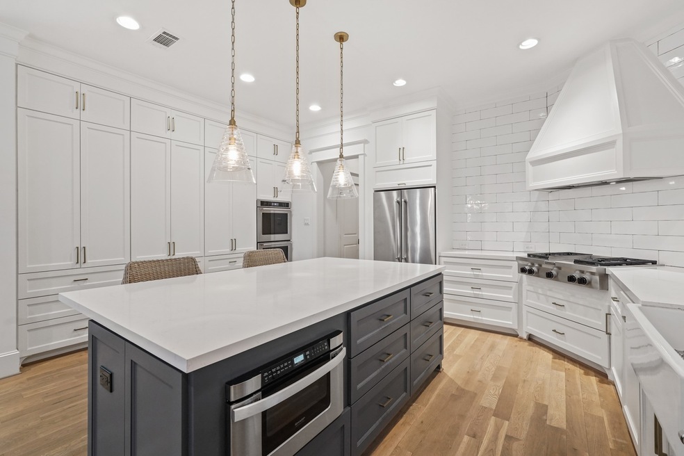 404 Arlington St, Houston, TX 77007 - photo 1