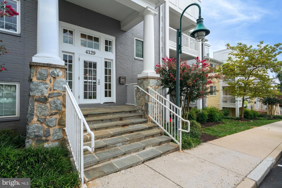 4129 S Four Mile Run Dr unit 303, Arlington, VA 22204 - photo 1