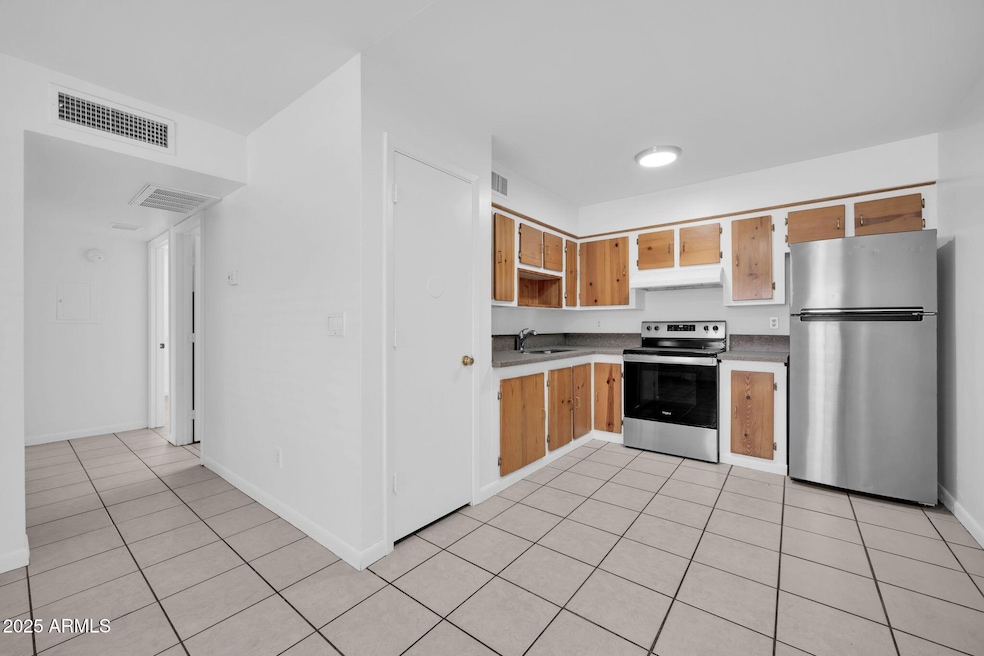2701 E Tierra Buena Ln-8